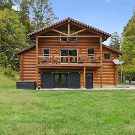 Hot Tub Fire Pit Game Room Theater Easy Access Sleeps 12 - Black Bear Lodge Pigeon Forge Exterior foto