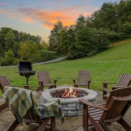 Hot Tub Fire Pit Game Room Theater Easy Access Sleeps 12 - Black Bear Lodge Pigeon Forge Exterior foto